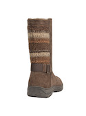 Botas de cuero café para mujer con texturas suaves, perfectas para combinar con jeans o vestidos.