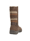 Botas de cuero café para mujer con texturas suaves, perfectas para combinar con jeans o vestidos.