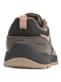 Zapatilla outdoor de mujer con suela plana de 2.5 cm, diseñada para ofrecer confort en exploraciones naturales.