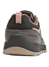 Zapatilla outdoor de mujer con suela plana de 2.5 cm, diseñada para ofrecer confort en exploraciones naturales.