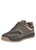 Zapatilla de mujer color café con diseño outdoor, ideal para actividades al aire libre y comodidad diaria.