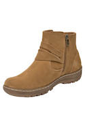 Botín de cuero camel para mujer, estilo casual, ideal para actividades urbanas con diseño versátil y cómodo.