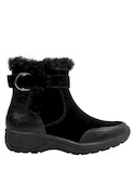 Botín negro con taco plano de 4.5 cm, adecuado para paseos en la ciudad.