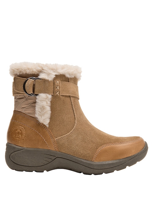 Tira decorativa del botín camel que añade un toque distintivo al estilo casual.