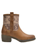 Botín estilizado en color camel, diseñado para aportar autenticidad y libertad en cada paso, ideal para el día a día.
