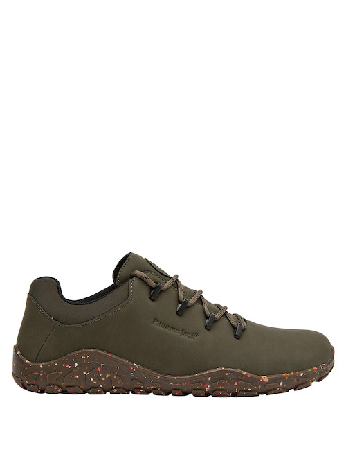 Zapatilla outdoor para hombre en vibrante color verde, perfecta para escapadas al aire libre.