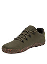 Zapatilla verde outdoor para hombre con diseño textil, ideal para aventuras diarias en la naturaleza.