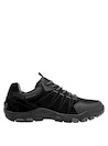 Zapatilla negra con diseño moderno, ideal para combinar con ropa urbana y actividades al aire libre.