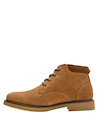 Botín masculino en tono camel, diseño robusto y cómodo para el día a día.