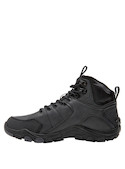 Botín negro de aventura para hombre, diseño robusto y cómodo, perfecto para actividades al aire libre.
