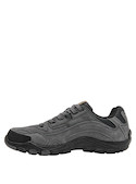 Zapatilla de hombre en gris, acabados sintéticos que garantizan durabilidad y confort.