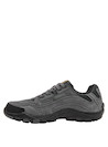 Zapatilla de hombre en gris, acabados sintéticos que garantizan durabilidad y confort.
