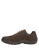 Zapatilla de estilo casual en color moro, ideal para actividades al aire libre.