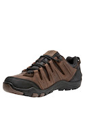 Zapatilla urbana de cuero moreno para hombre, ideal para senderismo y actividades al aire libre.