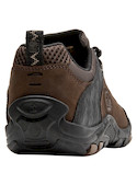Zapatilla masculina en cuero, color moreno, taco plano de 5 cm, estabilidad en cada paso, ideal para actividades urbanas.