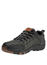 Zapatilla urbana de cuero gris para hombre, ideal para actividades al aire libre.