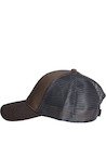 Jockey unisex color café, visera semi curva, adecuado para actividades recreativas al aire libre.