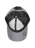 Jockey unisex gris de poliéster reciclado, estilo moderno, ideal para actividades al aire libre.