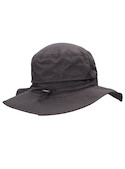 Jockey gris unisex, estilo contemporáneo, fabricado en poliéster reciclado, ideal para uso diario.
