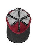 Jockey unisex rojo de algodón, estilo casual, ideal para actividades al aire libre.