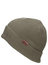 Gorro tejido unisex verde, diseño sin visera, perfecto para días frescos en la ciudad.