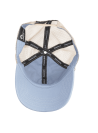jockey unisex azul con diseño aventurero, ideal para actividades al aire libre.