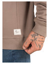 Estilo casual que se puede combinar con jeans para un look diario.