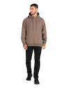 Polerón de hombre color café con gorro ajustable y cordón, ideal para un estilo casual y cómodo.