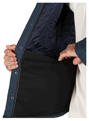 Prenda casual azul para hombre, con bolsillos en el pecho y laterales, ideal para uso cotidiano.