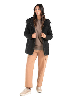 Chaqueta de mujer negra de algodón con diseño casual y funcional, ideal para climas fríos.