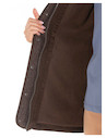 Chaqueta con cremallera y broches en color morado, perfecta para un ajuste versátil y cómodo.