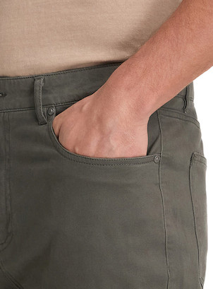 Pantalón de hombre en color gris, diseño de líneas limpias, perfecto para un look casual.