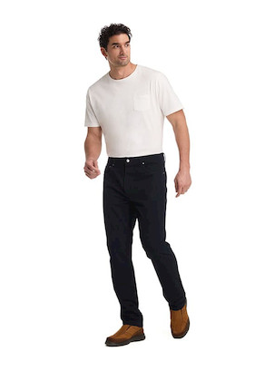 Pantalón navy para hombre, estilo casual con leve elasticidad para mayor libertad de movimiento.