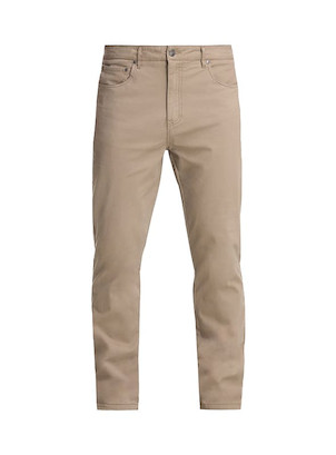 Pantalón casual beige para hombre, confeccionado en algodón y spandex, ideal para el uso diario.