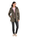 Parka de mujer en color oliva, estilo casual, confeccionada en nylon resistente, ideal para actividades urbanas.
