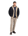 Chaqueta azul marino de hombre, estilo casual, fabricada en 98% algodón y 2% spandex.