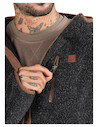 Cuello alto que ofrece protección adicional contra el frío.