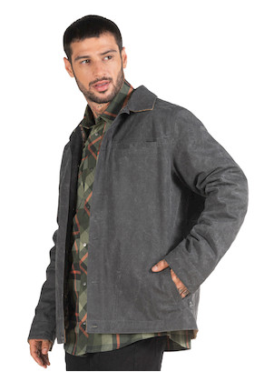 Chaqueta gris de algodón para hombre, diseñada para la libertad de movimiento y exploración.