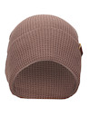 Gorro unisex color café con logo de cuero, estilo práctico, perfecto para el día a día.